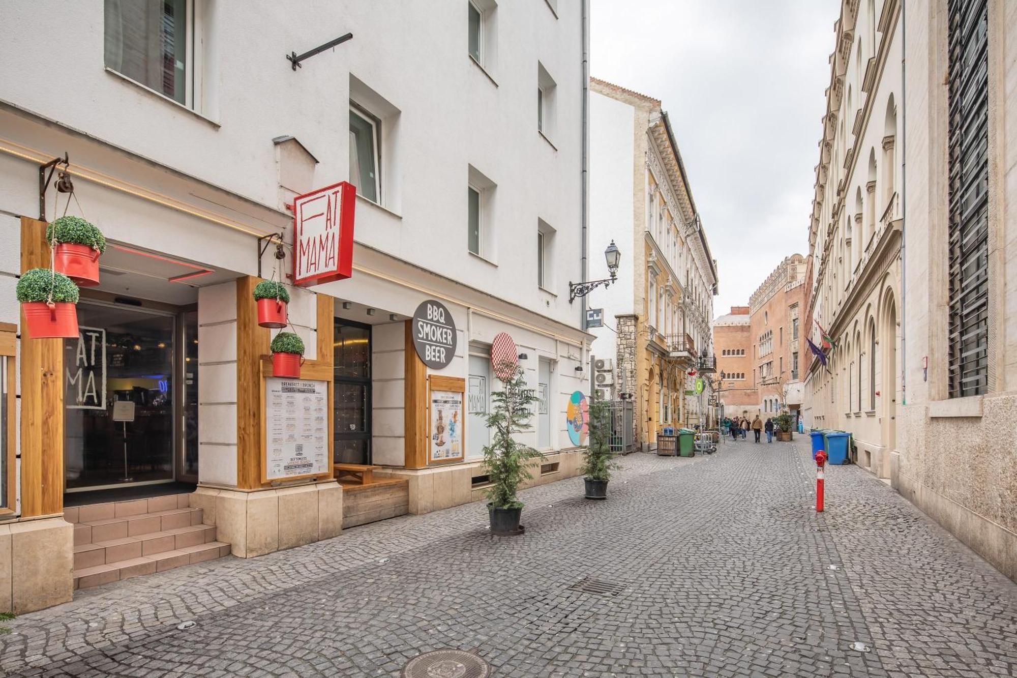 Ultra Mini * Budapest