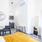 Ultra Central Mini Studio